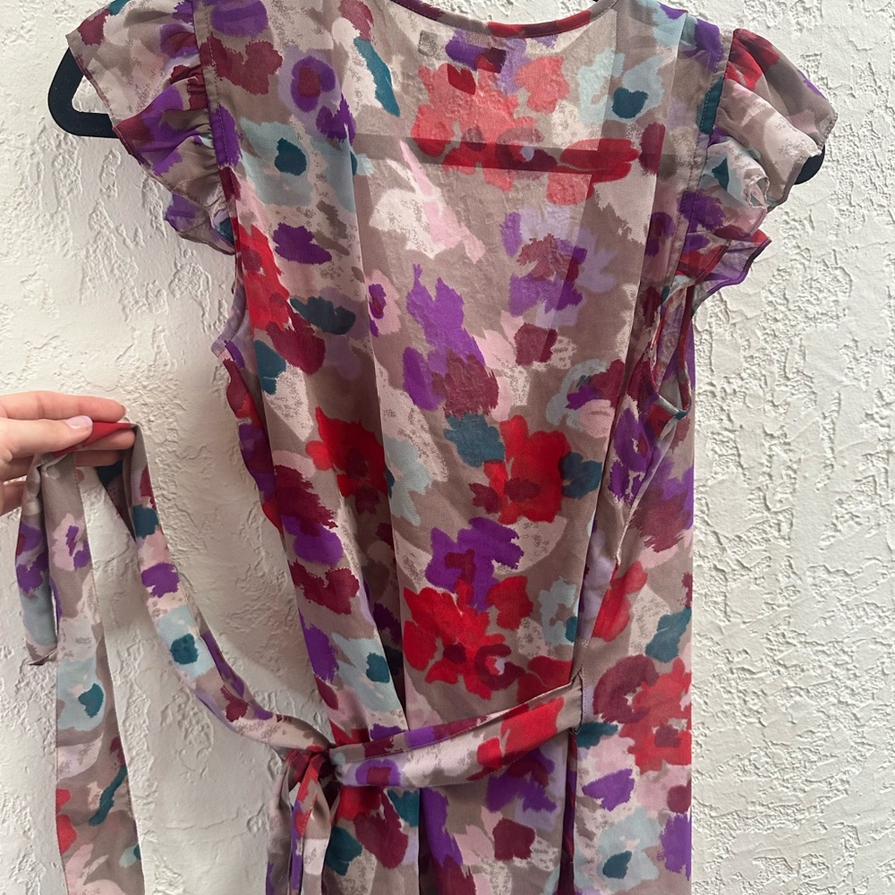 Floral Ruffle Wrap blouse - Picture 4 of 4